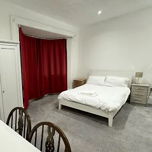  Homestay Shirley